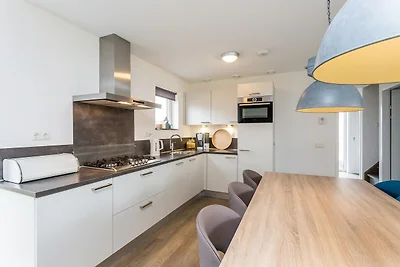Stijlvolle villa met open haard in Limburg