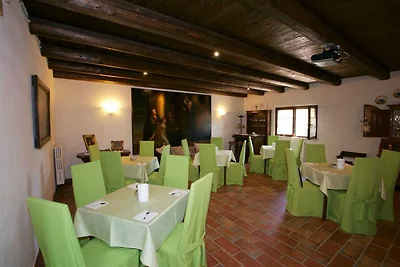 Appartamento con piscina in comune a pochi km...