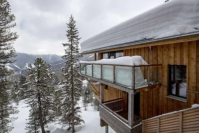 Lebhaftes Chalet mit Whirlpool
