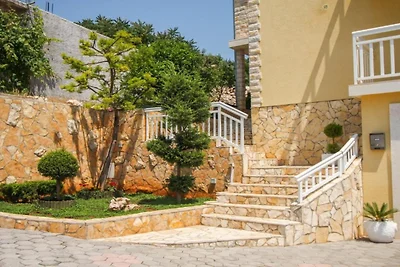 Two Bedroom Apartment with Terrace and Pool