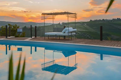 Appartamento di classe ad con piscina