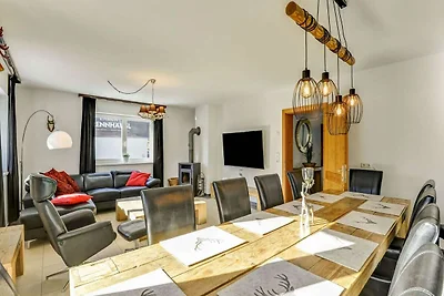 Luxuriöses Ferienhaus mit eigenem Garten in...
