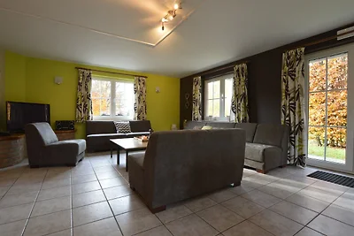 Modernes Ferienhaus in Robertville mit Garten