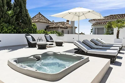 Villa in El Rosario met privéjacuzzi