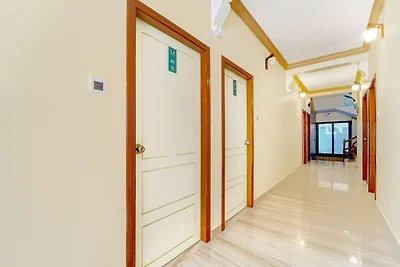 Super Hotel O Broadway Ernakulam