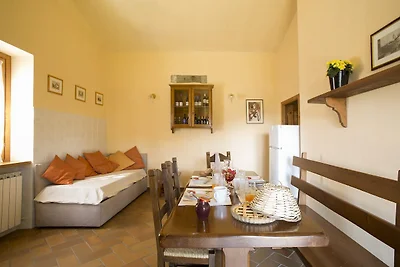 Delizioso agriturismo a Campriano con piscina