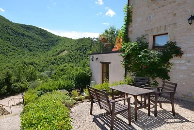 Appartamento in stile rurale a Pergola, con b...