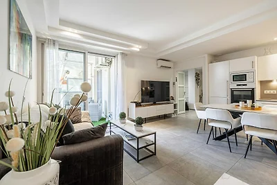 Moderno appartamento con balcone -...