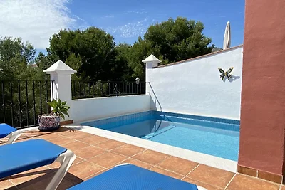 Villa in Nerja nahe Burriana Strand & Pool