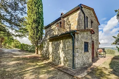 Typisches Landhaus mit Pool