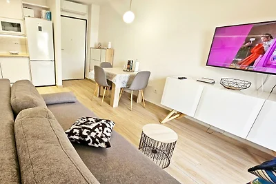 One Bedroom Apartment with Private Garden