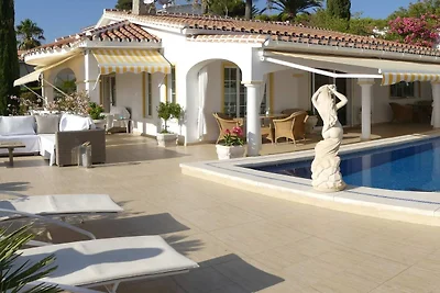 Villa mit 2 Schlafzimmer