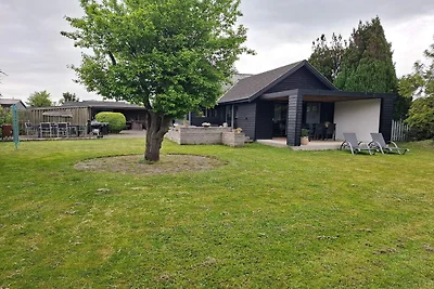 Schönes Ferienhaus in Meeresnähe in...