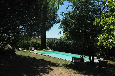 Charmantes Ferienhaus mit Garten und Privatpo...