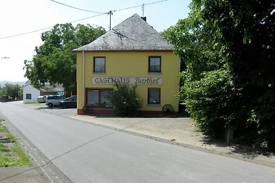 Spaziosa casa vacanze a Eifel con barbecue