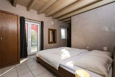 Villa in Premantura mit Schwimmbecken
