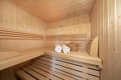 Chalet in Neukirchen bij Skilift