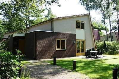 Freistehende Waldvilla mit Spülmaschine in de...