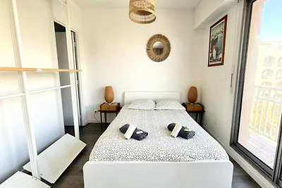 Appartamento a Hyères con balcone vista mare