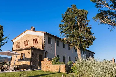 Agriturismo tra cultura e natura tra Pisa e F...