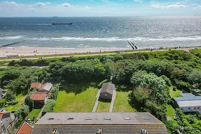 Ruhe am Meer am Fuße der Dünen