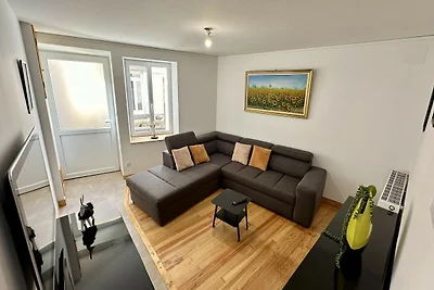 Sanctuaire luxuriant près de la forêt