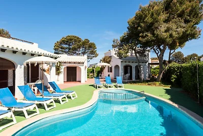 Wohnung in Cala Blanca mit Pool & BBQ