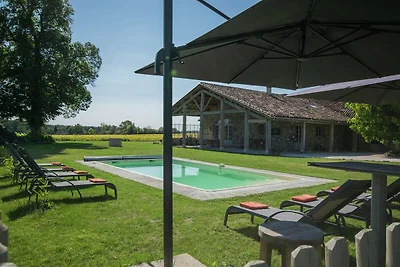 Charmantes Herrenhaus mit Schwimmbad