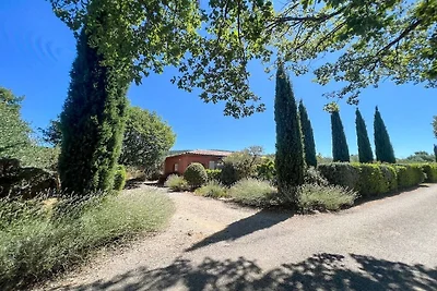 Ferienhaus in Aups mit Schwimmbecken