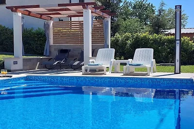 Villa in Brtonigla mit Schwimmbecken