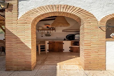 Villa con giardino e piscina privata ad...