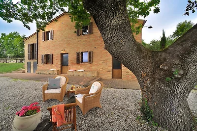 Ferienhaus in Pontano mit Garten