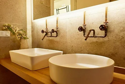 Villa mit privatem Pool und Meerblick