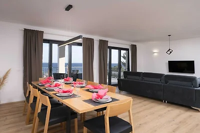Sunlit Shores Beach Villa with Pool, Gym and ...
