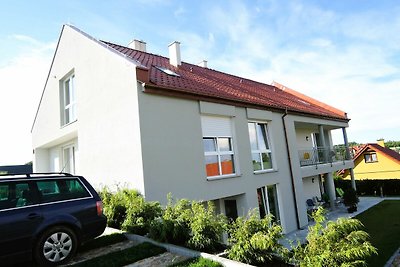 Eine moderne Wohnung in Rewal.