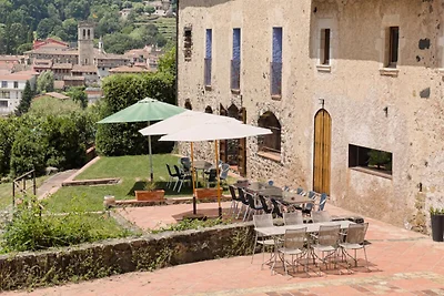 Appartement in La Garrotxa met Zwembad