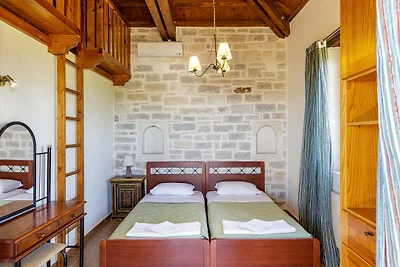 Villa in Adelianos Kampos