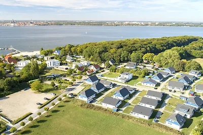 Ferienhaus in Altefähr mit Schwimmbecken