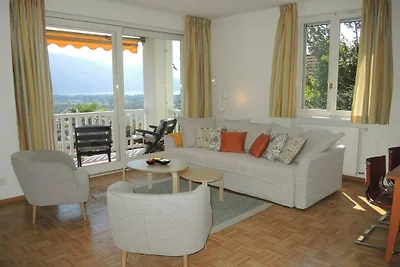 Villa Dora hieronder