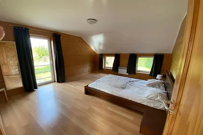 Modernes Ferienhaus mit ruhigem Garten in...