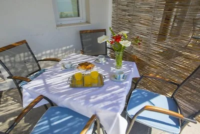 One Bedroom Apartment With Terrace And Sea Vi...