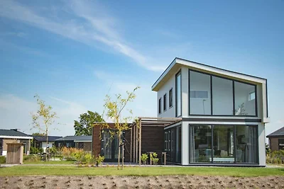 Cozy Dutch Chalet with Terrace