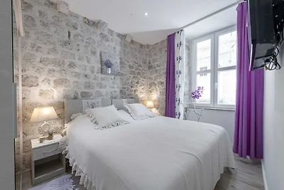 L & L Old Town Apartments - One bedroom Apart...