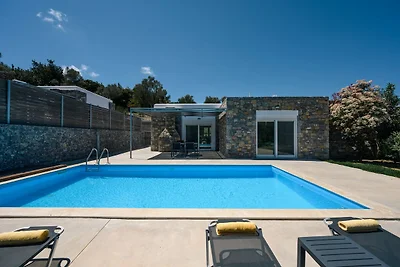 Villa in Agia Triada heeft 2 slaapkamers
