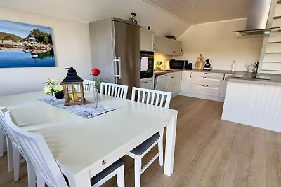 8 Personen vakantie huis in Urangsvåg
