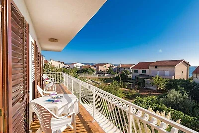 Wohnung in Šibenik-Brodarica mit Balkon