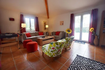 Moderne Villa in der Ardèche mit Schwimmbad