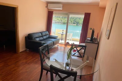 Appartamento con vista sulla piscina a...