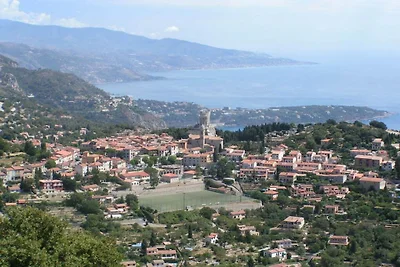 Vakantieappartement in Èze met zwembad