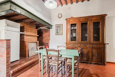 Schönes Bauernhaus in San Baronto mit...